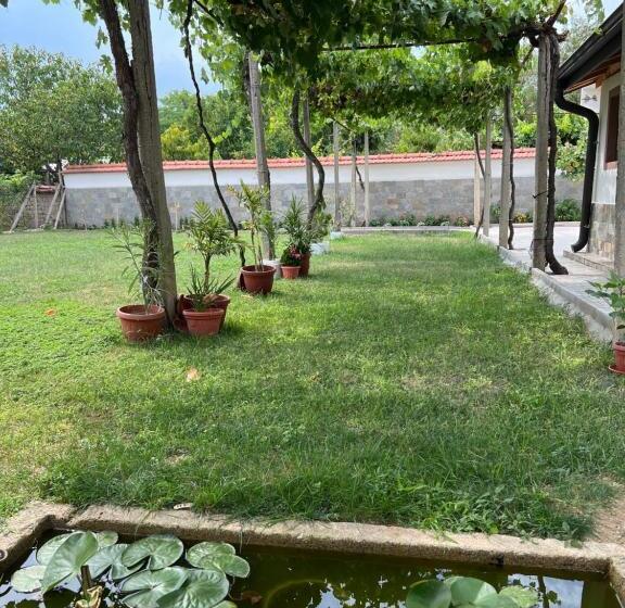 ペンション къща за гости бадови