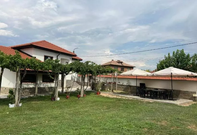 ペンション къща за гости бадови