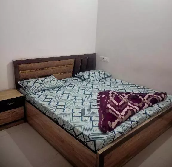 ペンション Aarju Guest House