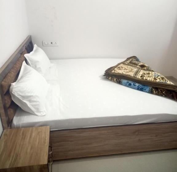 膳宿费 Aarju Guest House