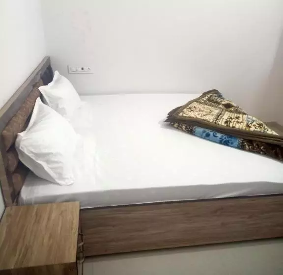 ペンション Aarju Guest House