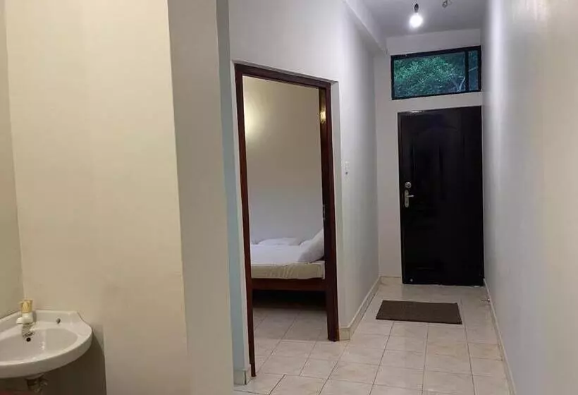 Majatalo Lush Breeze