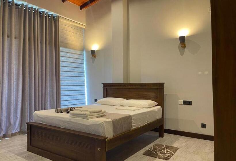 פנסיון Lush Breeze