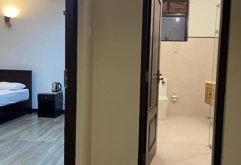 פנסיון Lush Breeze