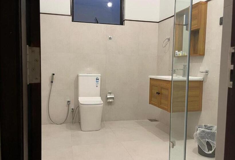 פנסיון Lush Breeze