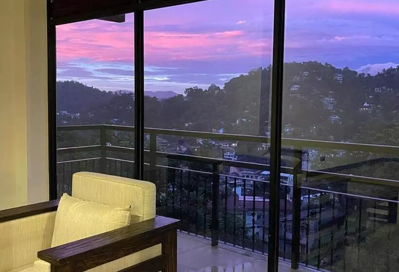 Majatalo Lush Breeze