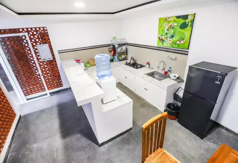 ペンション White Blue House 5   Pvt Room, Shared Pool&kitchen