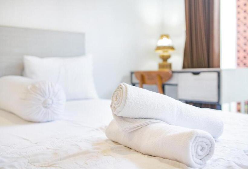 펜션 White Blue House 5 Pvt Room, Shared Pool&kitchen