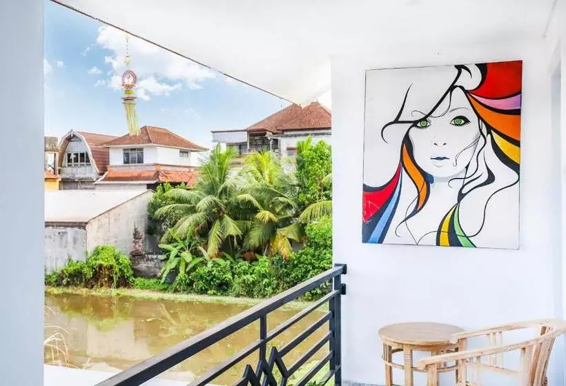 ペンション White Blue House 5   Pvt Room, Shared Pool&kitchen