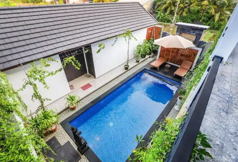 ペンション White Blue House 5   Pvt Room, Shared Pool&kitchen