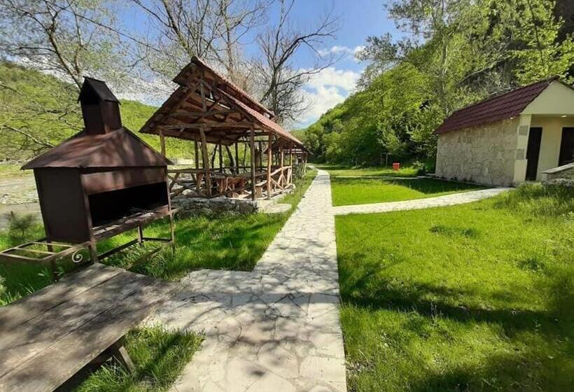 تختخواب و صبحانه Belveder Eco Resort