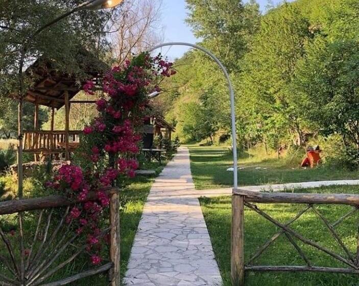 تختخواب و صبحانه Belveder Eco Resort