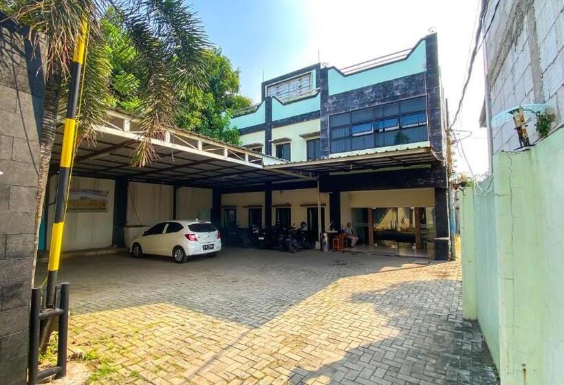 Nusa Indah Syariah Hotel Bandara By Abdihome