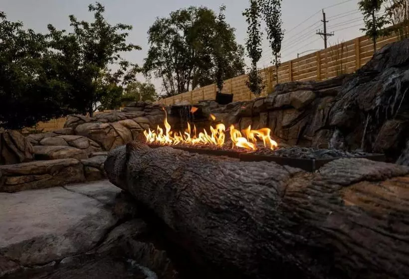 Xhale Resort And Spa