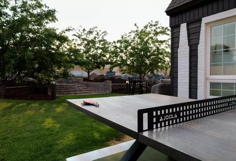 Xhale Resort And Spa