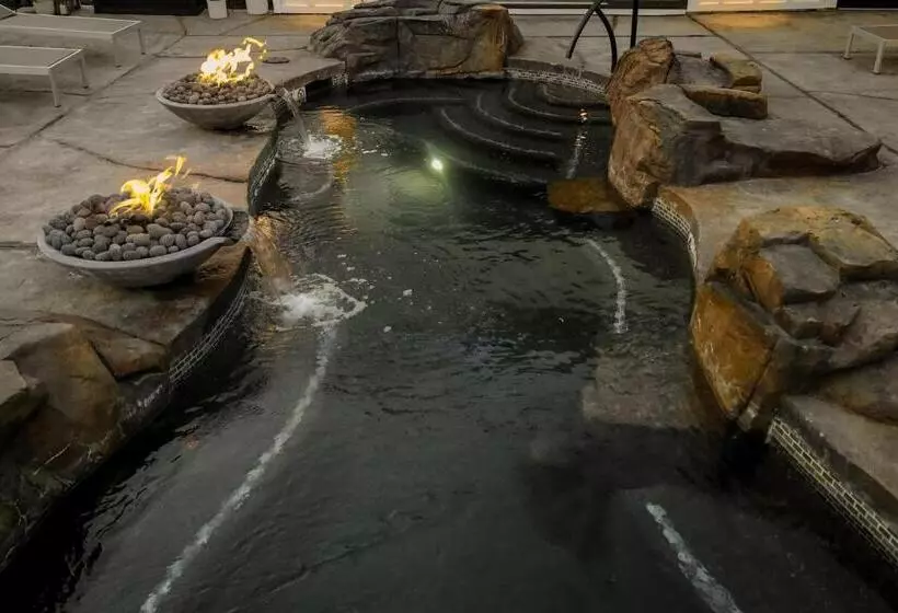 Xhale Resort And Spa