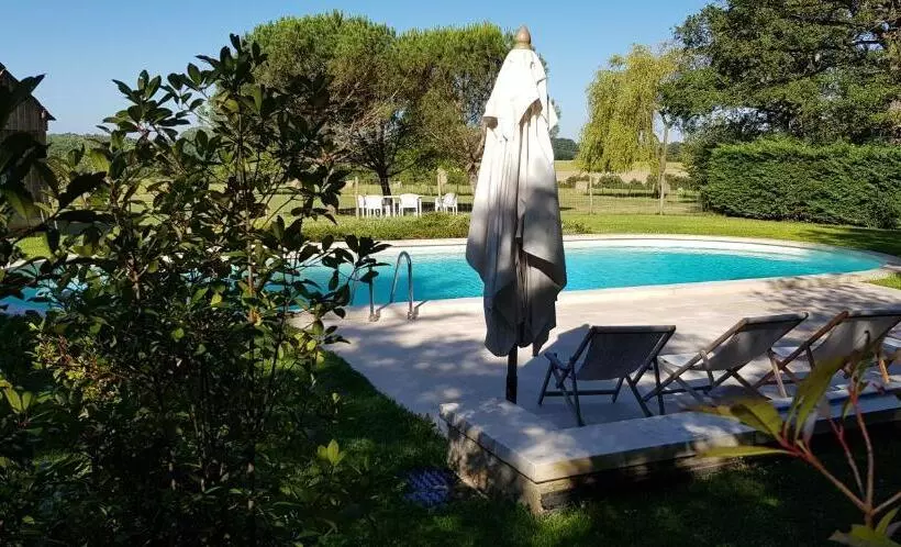 ベッドアンドブレックファースト Ferme De Caractère Grande Piscine Pleine Nature Près Des Châteaux