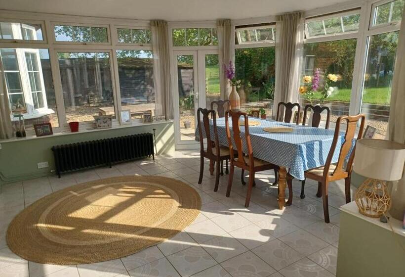 ベッドアンドブレックファースト Harcourt House, Charwelton