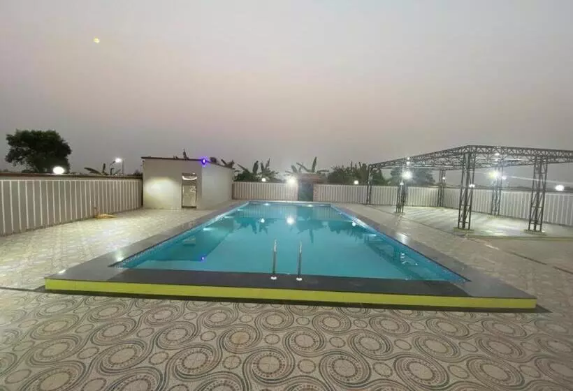 ホテル Blue Orchid Resort Bhubneshwar
