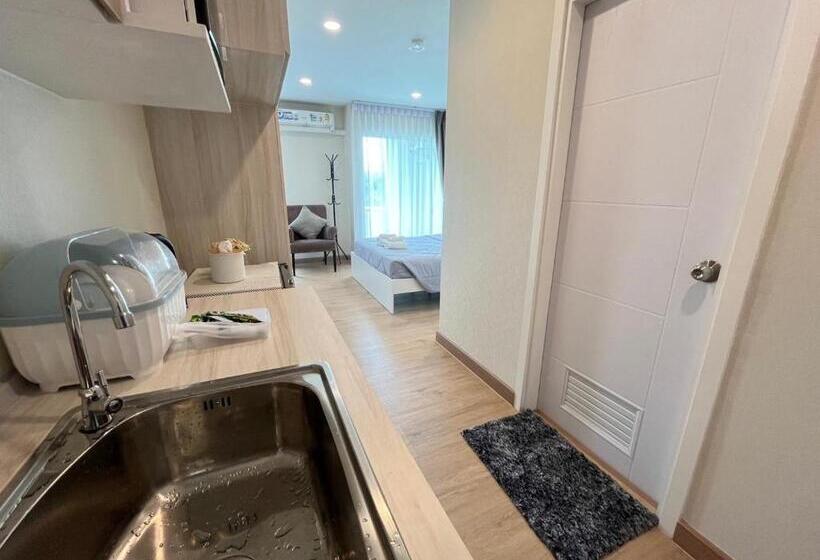 ホテル East Ville Bangsaen By New