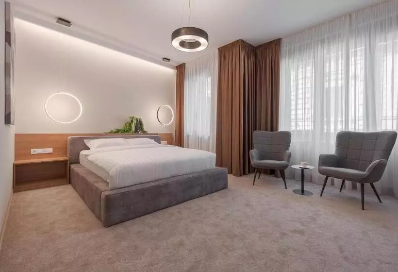 هتل Oasis Rooms