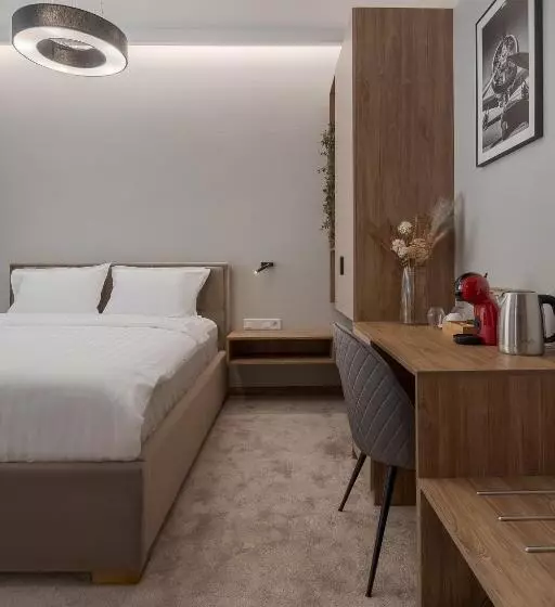 هتل Oasis Rooms