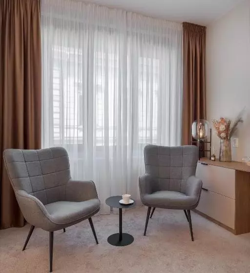 هتل Oasis Rooms
