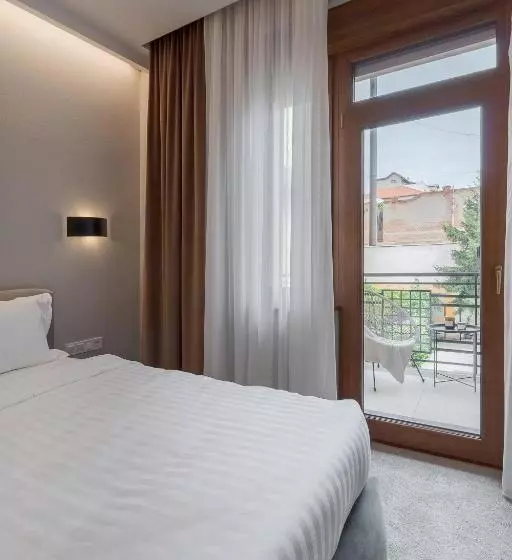 هتل Oasis Rooms