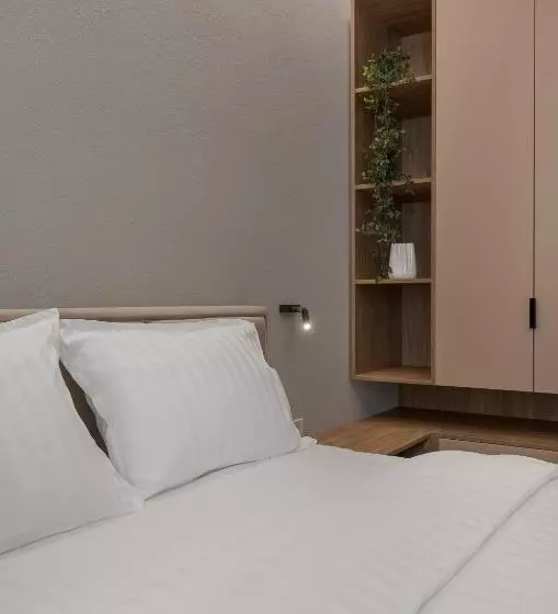 هتل Oasis Rooms