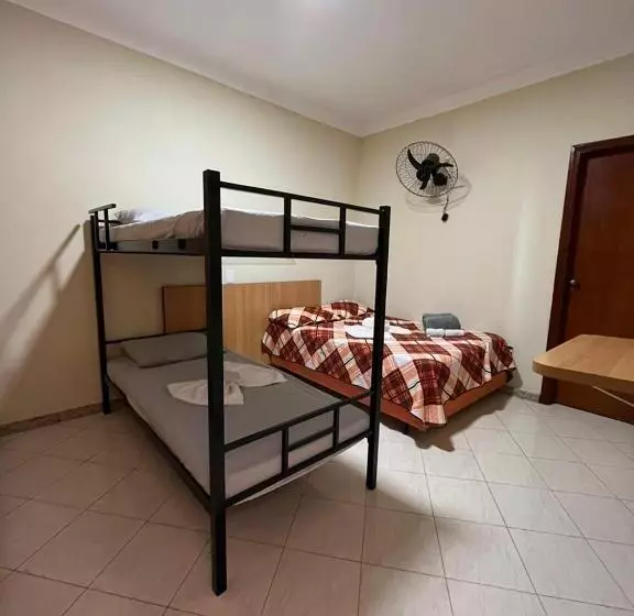 ホテル Pousada E Alojamento Santos Dumont