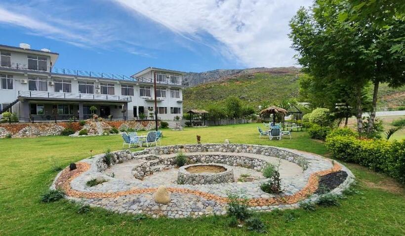 هتل Sunset Creek Resort