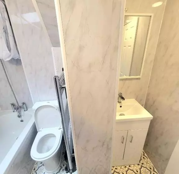 Majatalo London En Suite Double Rooms   Leytonstone E11