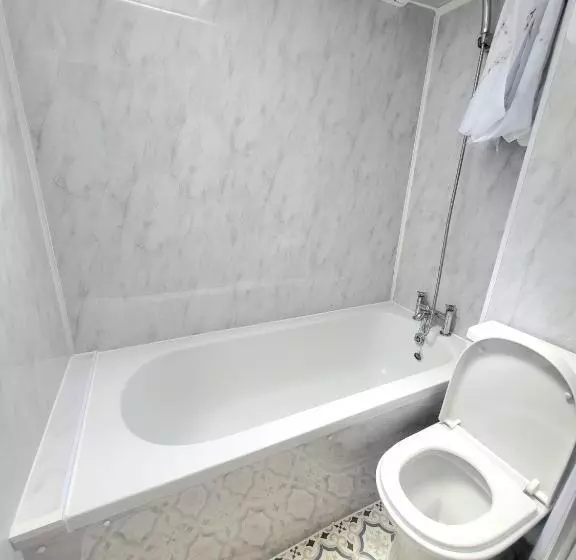 Majatalo London En Suite Double Rooms   Leytonstone E11