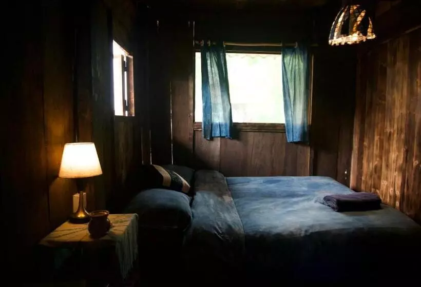 تختخواب و صبحانه Bluebird   Cozy Indigo Home