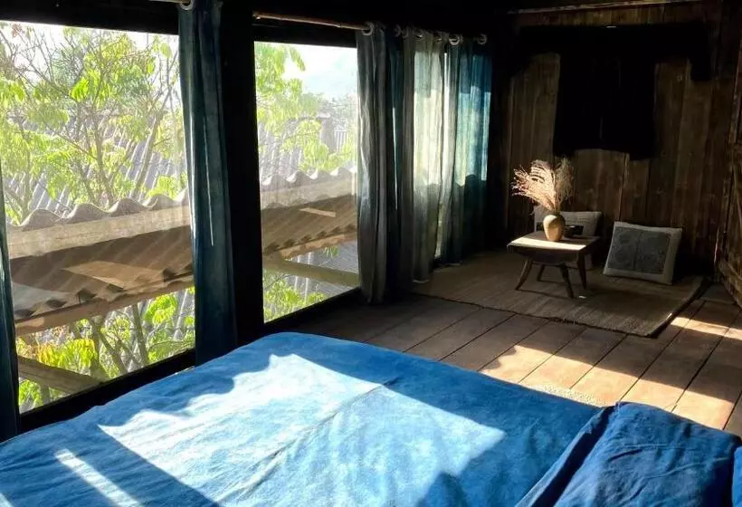 تختخواب و صبحانه Bluebird   Cozy Indigo Home