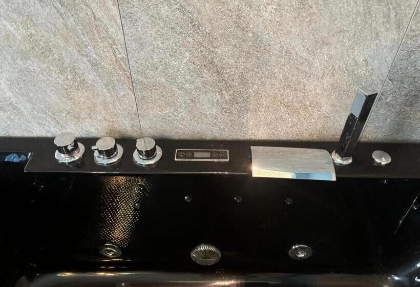 تختخواب و صبحانه Dojo Idro Rooms