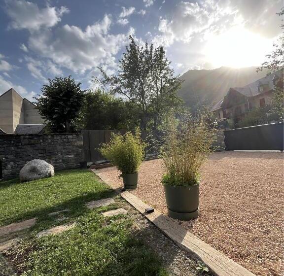 تختخواب و صبحانه La Sainthilarienne