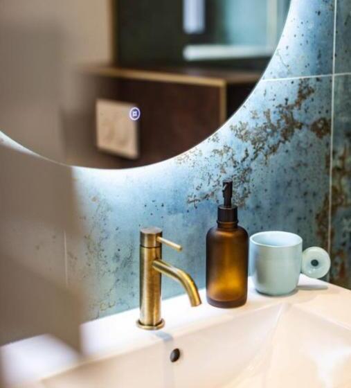 تختخواب و صبحانه La Sainthilarienne