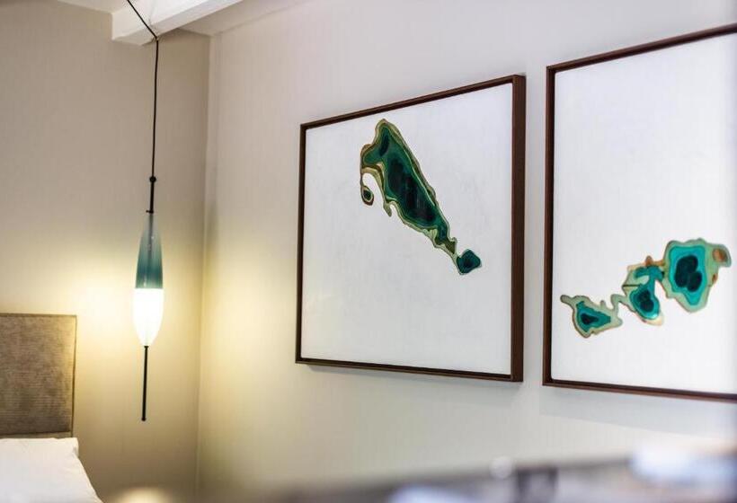 تختخواب و صبحانه La Sainthilarienne