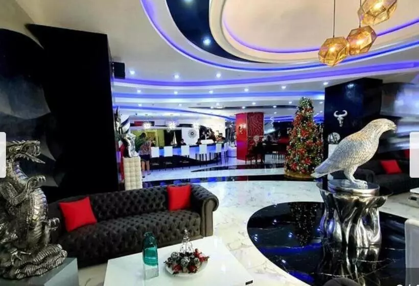 هتل Deluxe Room With King Bed And Balcony At Kandi Palace