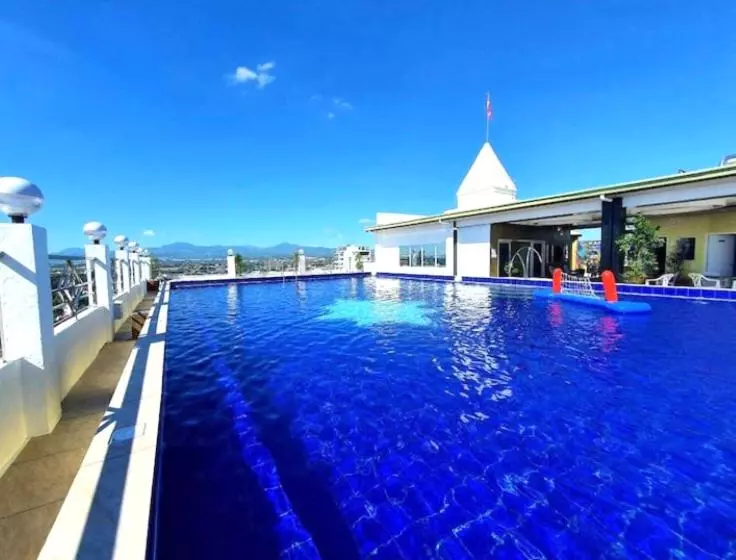 هتل Deluxe Room With King Bed And Balcony At Kandi Palace