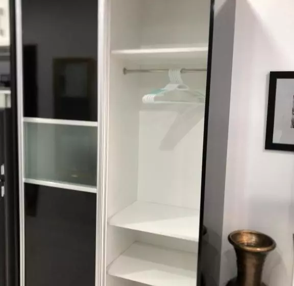 هتل Deluxe Room With King Bed And Balcony At Kandi Palace