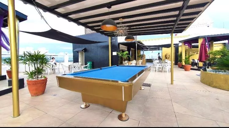 هتل Deluxe Room With King Bed And Balcony At Kandi Palace