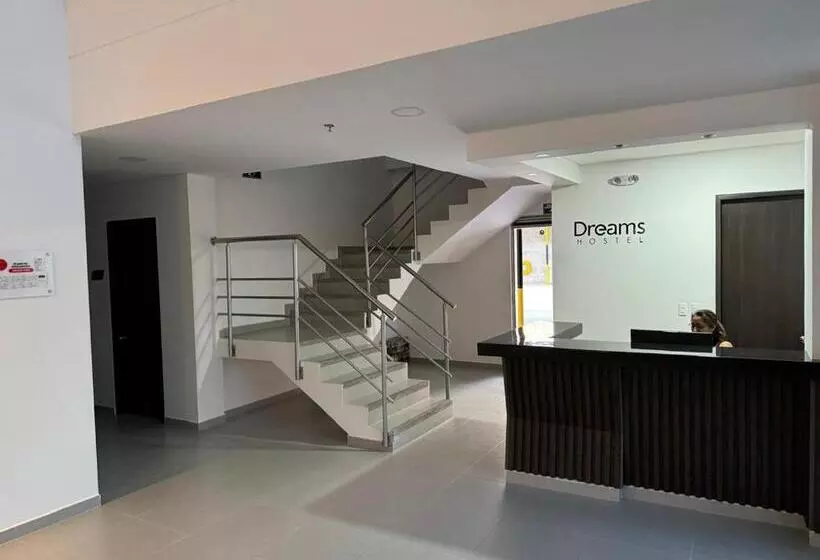 هتل Dreams Hostel