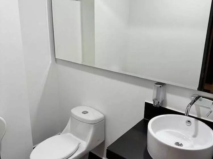 هتل Dreams Hostel