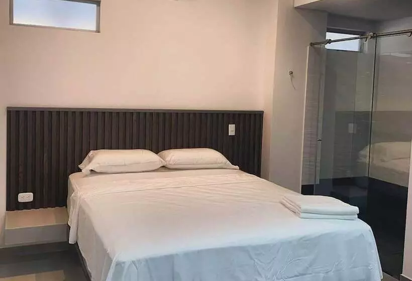 هتل Dreams Hostel