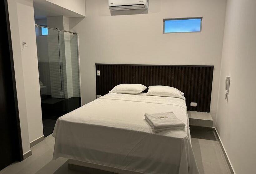 Отель Dreams Hostel