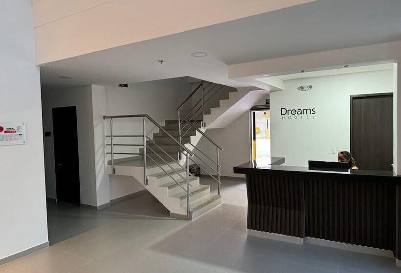 Отель Dreams Hostel