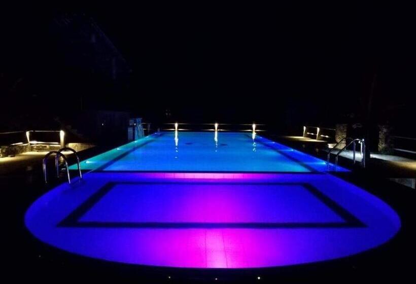 فندق Field Seven