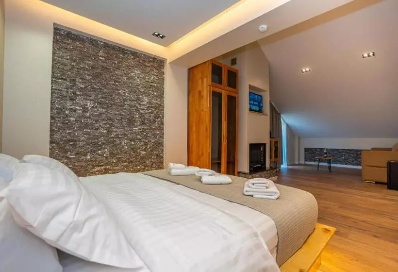 Hotelli Jezerca Theth